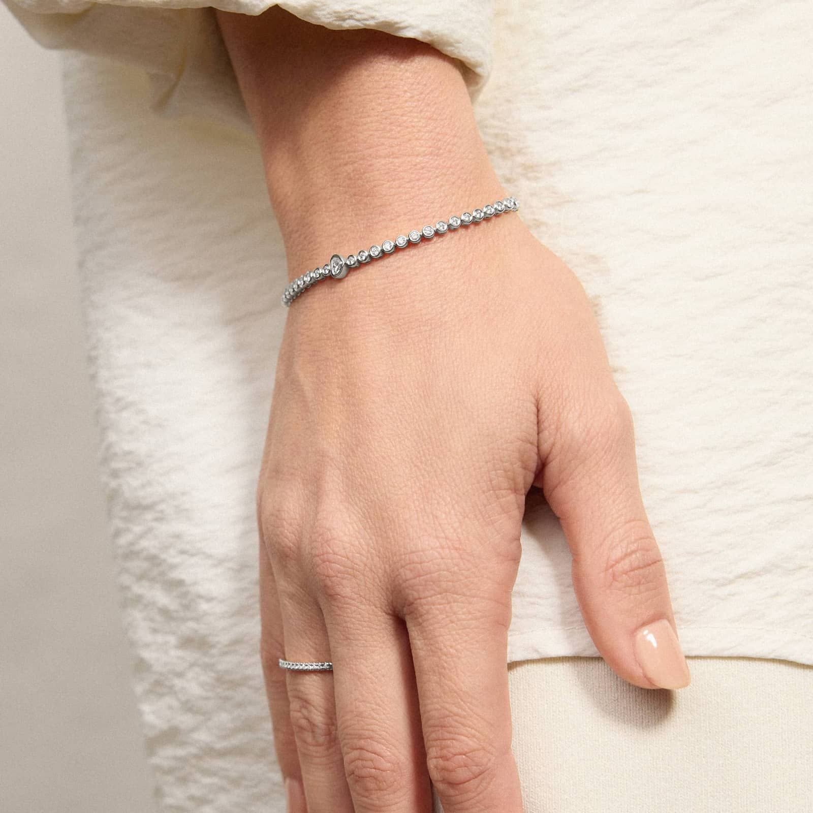 Round Lab-Grown Diamond Tennis Bracelet with Bezel Heart Center in 14K White Gold 4